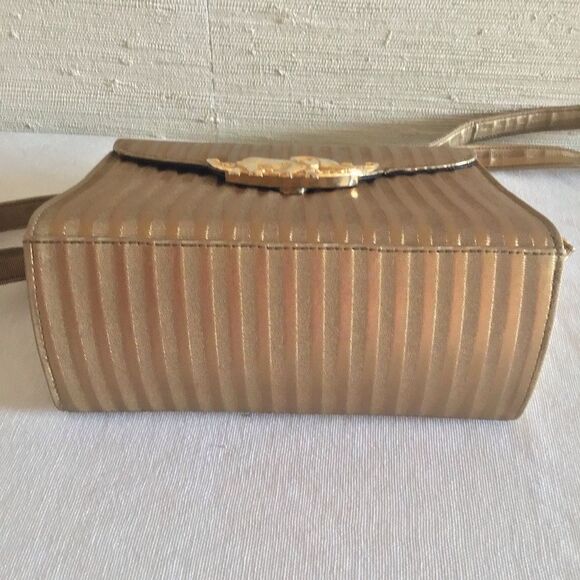 Vintage Elephant Embosed Gold Satin Handbag Crossbody - Picture 7 of 7